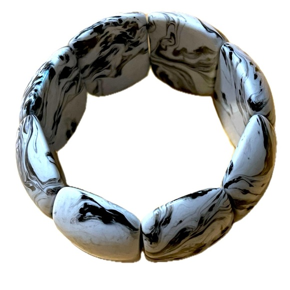 Women's Black & White Marble Design Half Rounded Beaded Stretch Bracelet - Picture 5 of 5